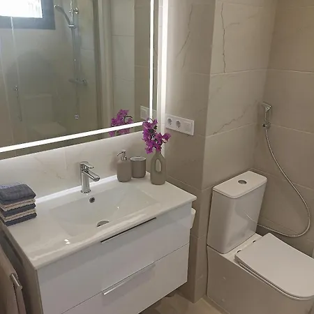 Centrico Cozy Con Piscina Y Parking Торремолинос