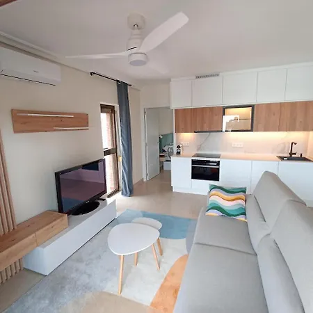 Centrico Con Piscina Y Parking *