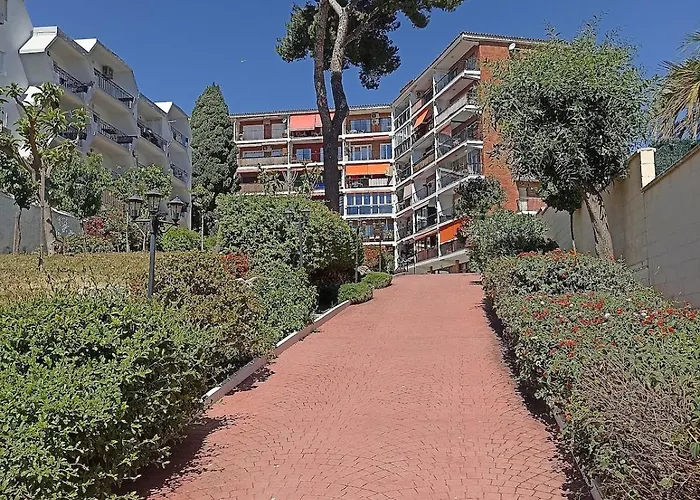 Céntrico Con Piscina Y Parking *