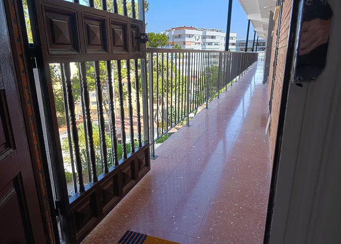 Céntrico Con Piscina Y Parking Appartement