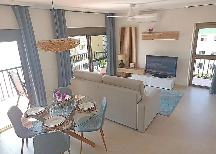 Céntrico Con Piscina Y Parking Torremolinos