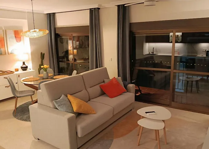 Céntrico Con Piscina Y Parking * Torremolinos