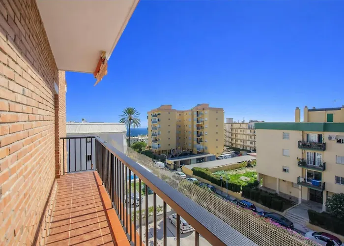 Céntrico Con Piscina Y Parking